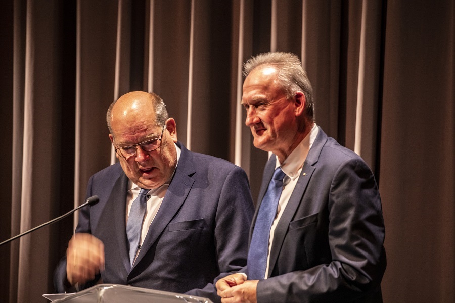 Grußworte von Sunderns Bürgermeister Klaus-Rainer Willeke und vom stellvertretenden Arnsberger Bürgermeister Peter Blume.